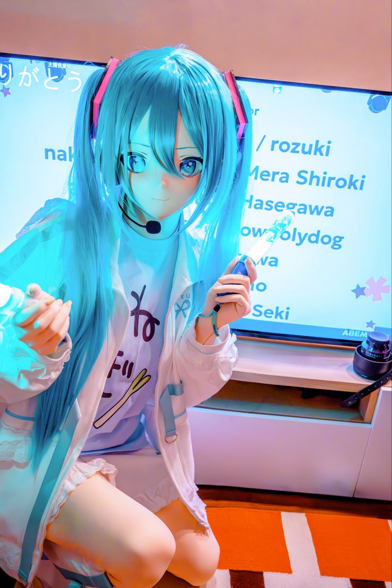 已于0214严肃观看decomiku
📷：<a href="/0hanekoko0/">Hane_ko_ko</a> 😋

发点日常