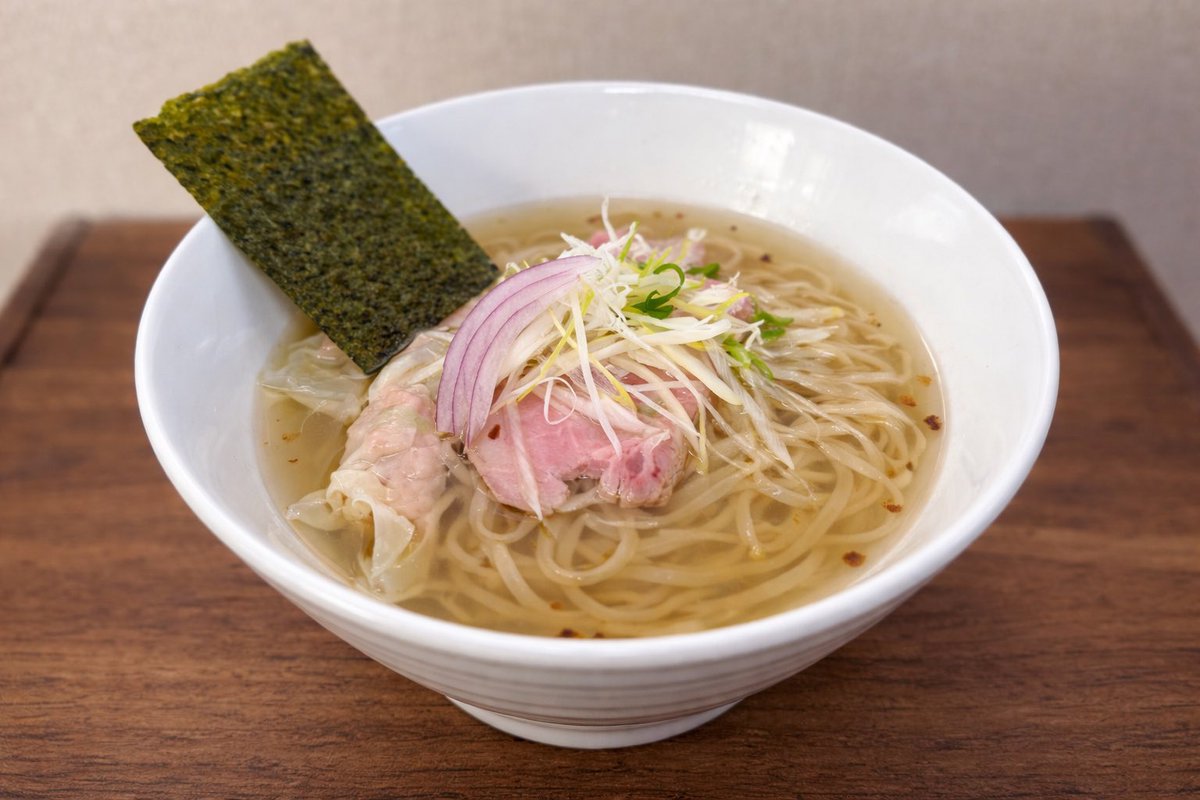 本日の限定は
【貝出汁ら〜めん】
【味噌ら〜めん】
【昆布水つけ麺】です🍜
【味噌ら〜めん】は数量限定になります。

また寒くなるそうですよ😨
暖かくしてお出かけくださいね。
