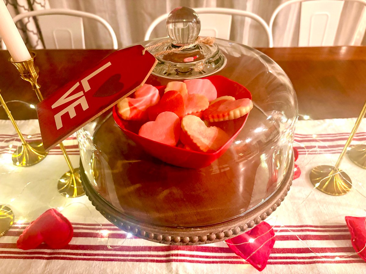 KiwaKoala's tweet photo. A tad bit late cuz today got busy, but here are the rest of the Valentine’s Day cookies we made on stream!! Thank you for coming and celebrating with me Kuddle Krew! 🐨💕❤️

#ValentinesDay2026 #vtuber #twitchstreamer #bakingcookies https://t.co/4ppQuj6jmy