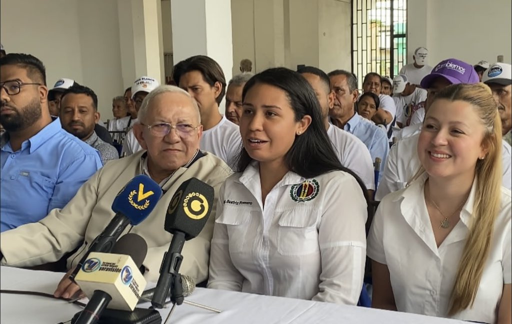 Con inmensa alegría recibo la noticia del nacimiento de Lucía Carlota, hija de nuestros compañeros y amigos, Beatriz Romero, Secretaria General Seccional en Yaracuy y Concejal de San Felipe, y Jossua Mujica, Secretario Juvenil Seccional.

En nombre de toda la dirigencia nacional
