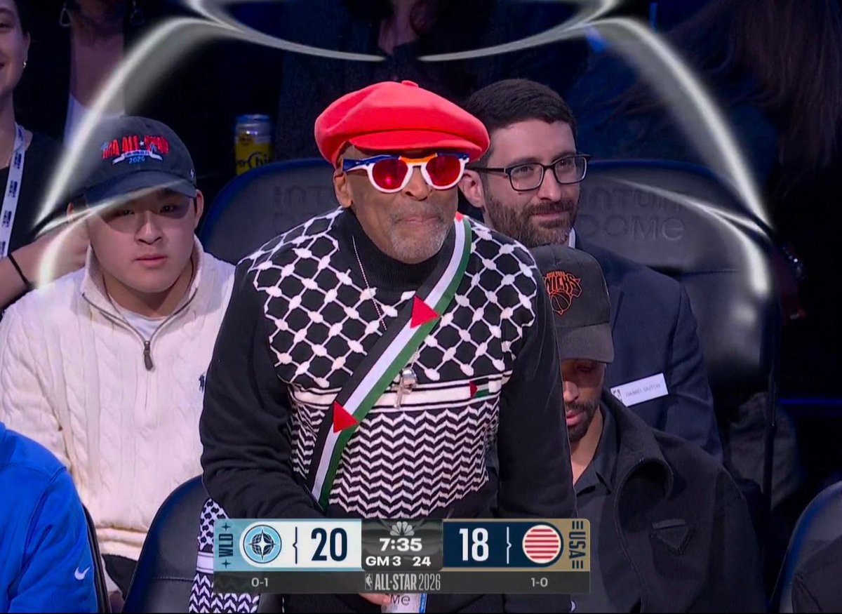 Palestine_UN's tweet image. Spike Lee dripped in Palestine at the NBA all-Star 🇵🇸 🏀 ✨