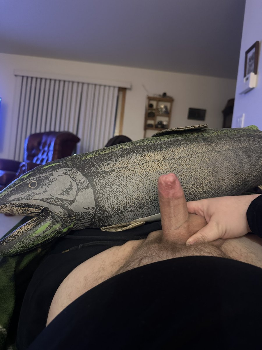 R 🦂🍌 tweet media