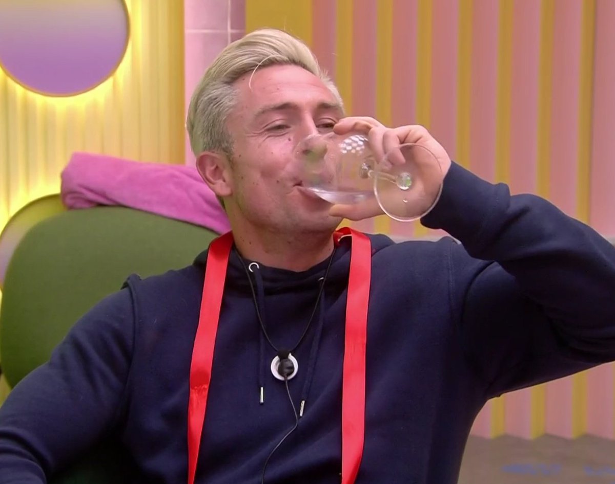 Cuan osada es la ignorancia y la falta de matemáticas
Vosotras mismas amiguis...remar a favor de juego si...pero gilip0ll4s lo justo 
O juntos hasta la misma final o uno detrás del otro y de Juan a Juan Pedro 
 #GHDuo16F