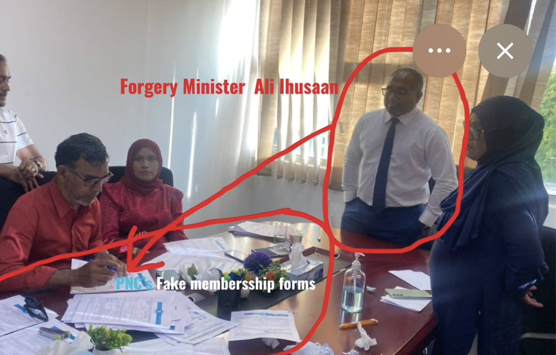 އައްޕަތުރޭ ގެ އެންގުމަށް ވަގަށް ކައްޒާބު ގެ ބަހުލޫލު ޕާރޓީގެ ދަޕުތަރު ގައި މެންބަރުން އިތުރު ކުރުމަށަށް ވަގު ފޯމު ތައް ސައްޙަ ފޯމުގެ ގޮތުގައި ހުށައެޅުމުގެ ބައިވެރިއެއް! އަދި މާމޮޅު ވާހަކަ ދައްކާނަމޭ ހިތާ އަނގަ އަރުވައެއްނުން! 💩<a href="/AfooMV/">Afu Hamid</a> 🤮