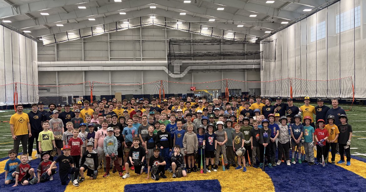 UWEC Baseball tweet media