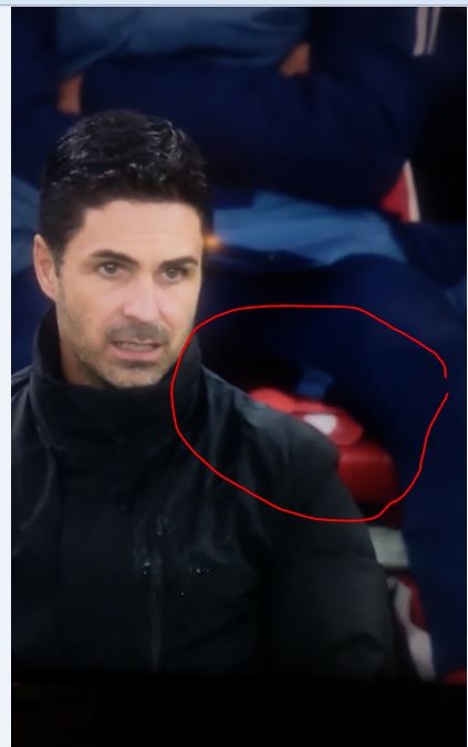 THumperGuy's tweet photo. @afcjournal @AFC__Xtra What's wrong with using a hot water bottle? https://t.co/Fwi4YMLrpn