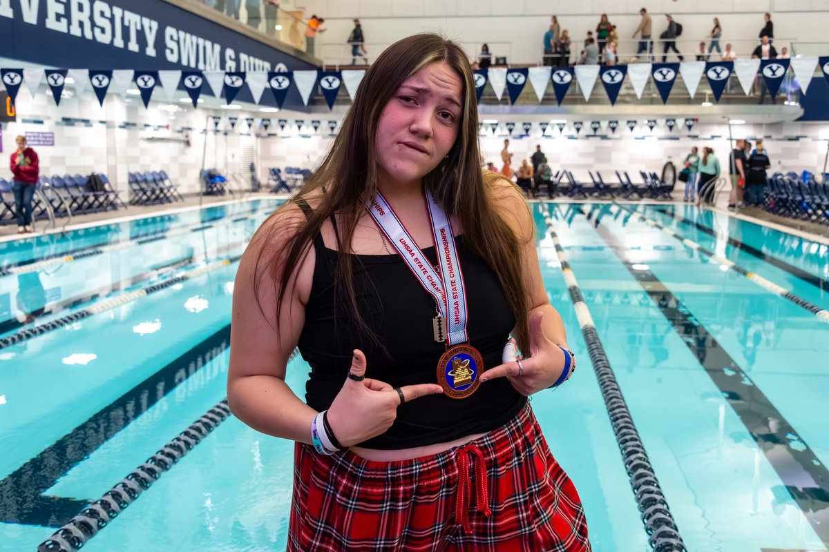 JasonKling2's tweet photo. Congrats Anali. She did well in the IM and Backstroke at the State 3A Swim Championship this past weekend. She cut 4.63 seconds in the IM and 0.94 seconds in the Backstroke. She earned a little State hardware! She had a great season and improved a lot this year. Good job Anali! https://t.co/jBZkqKgDQG