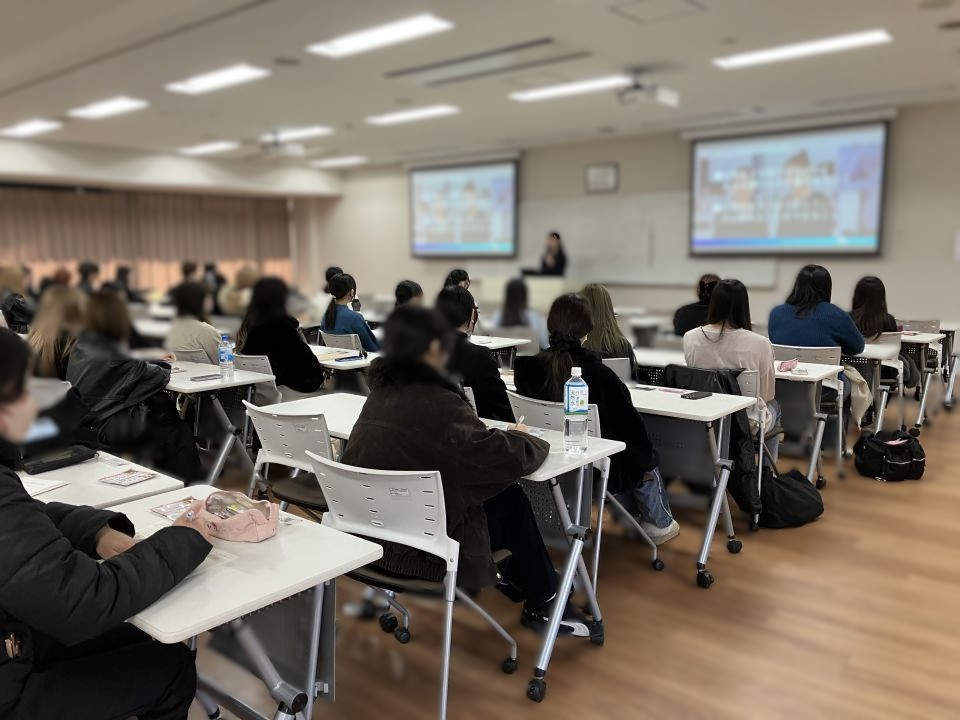 bs_tut's tweet photo. 八王子キャンパスにて学内インターンシップを開催しました！企業の採用担当の皆様による様々な企画のもと、多くの学生が参加し、盛況なイベントとなりました。
#東京工科大学 #工科大 #応用生物 #インターンシップ #就活 https://t.co/omYi0sykgP