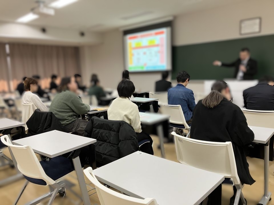 bs_tut's tweet photo. 八王子キャンパスにて学内インターンシップを開催しました！企業の採用担当の皆様による様々な企画のもと、多くの学生が参加し、盛況なイベントとなりました。
#東京工科大学 #工科大 #応用生物 #インターンシップ #就活 https://t.co/omYi0sykgP