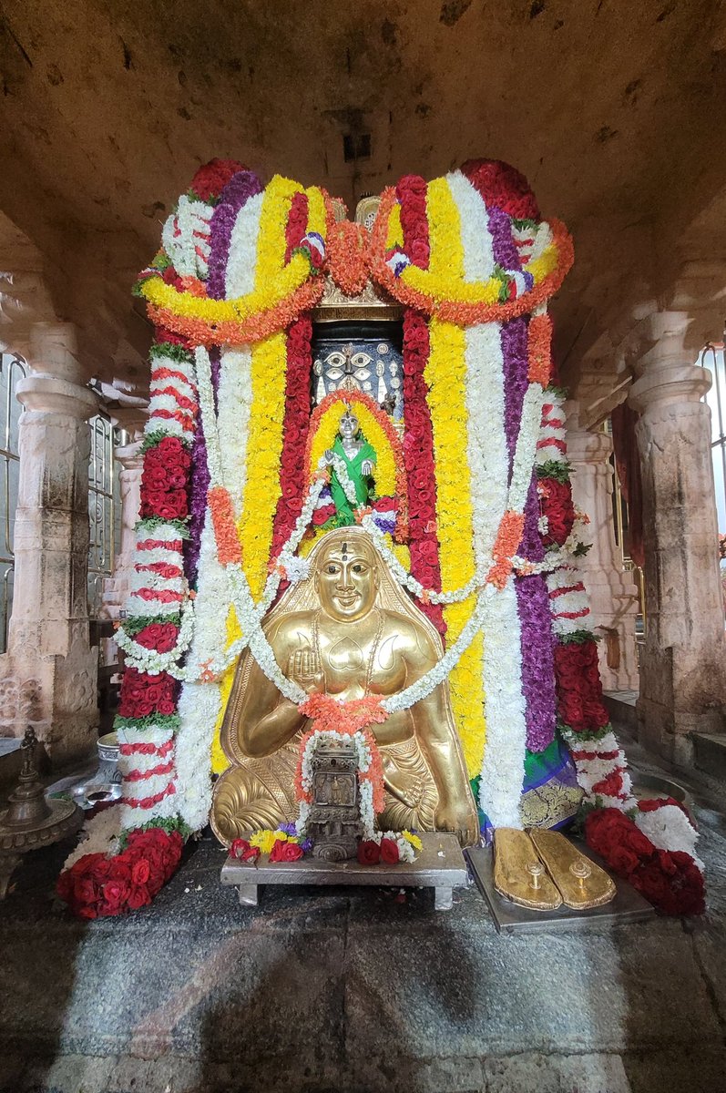 civicravi's tweet photo. Mantralayam Shri Raghavendra Swamy Moola Brindavan Alankara Darshana ! 16-FEB-2026 ! *ॐ श्री राघवेंद्राय नमः ।*🙏🙏 https://t.co/uOjI59oRb5