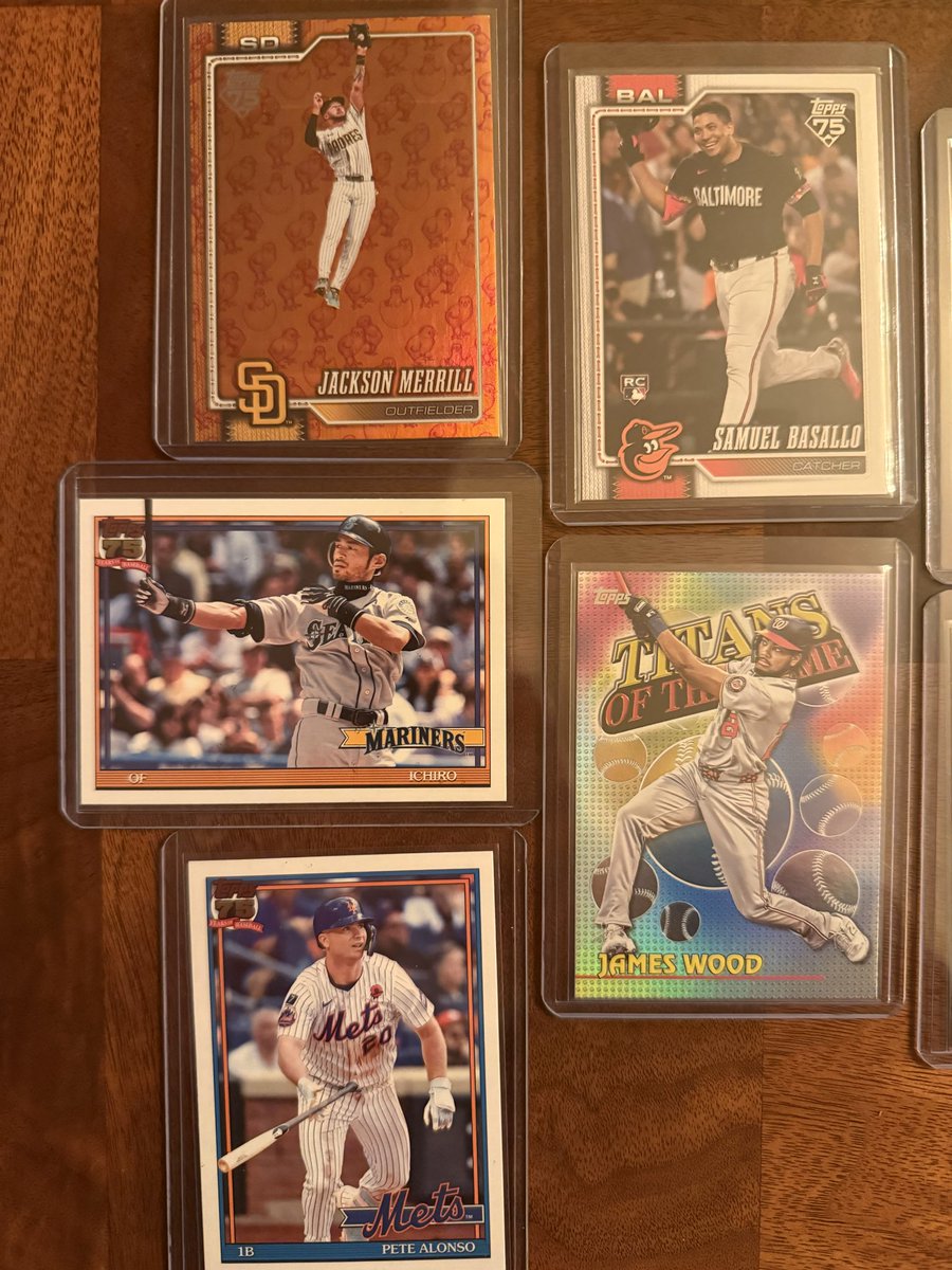 CommanderJuve's tweet image. 2026 Topps Series 1 three fat packs and one egg’s yield