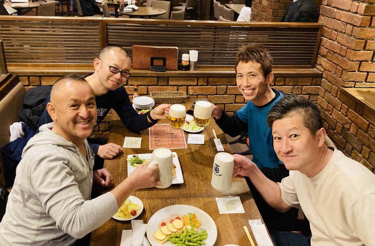 遅ればせながら一段落して新年会っ！
今年もよろしくお願いいたします。