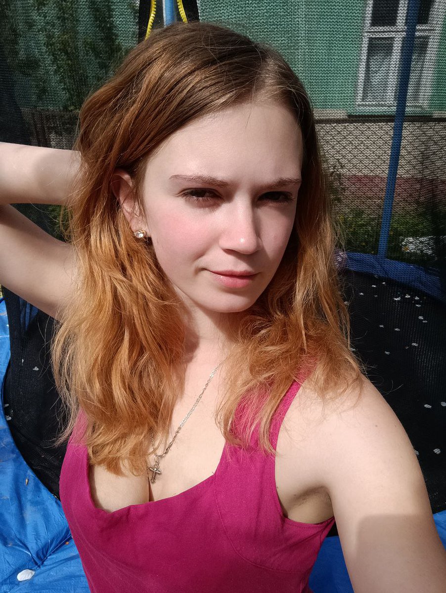 Sweet_Emily2005's tweet photo. messy hair, no filter, zero regrets 🌼what's something you're proud of yourself for today? 💛#Carefree #MessyButBeautiful #ProudOfMe #NaturalEnergy #SoftAndWild https://t.co/ckrfwQrz6Z