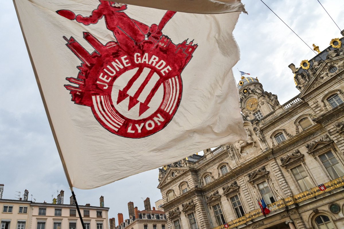 CerfiaFR's tweet photo. 🇫🇷 FLASH | « Le lien entre LFI et La Jeune Garde est très fort », estime le ministre de l'Intérieur Laurent Nuñez. https://t.co/REQXxKjFtG