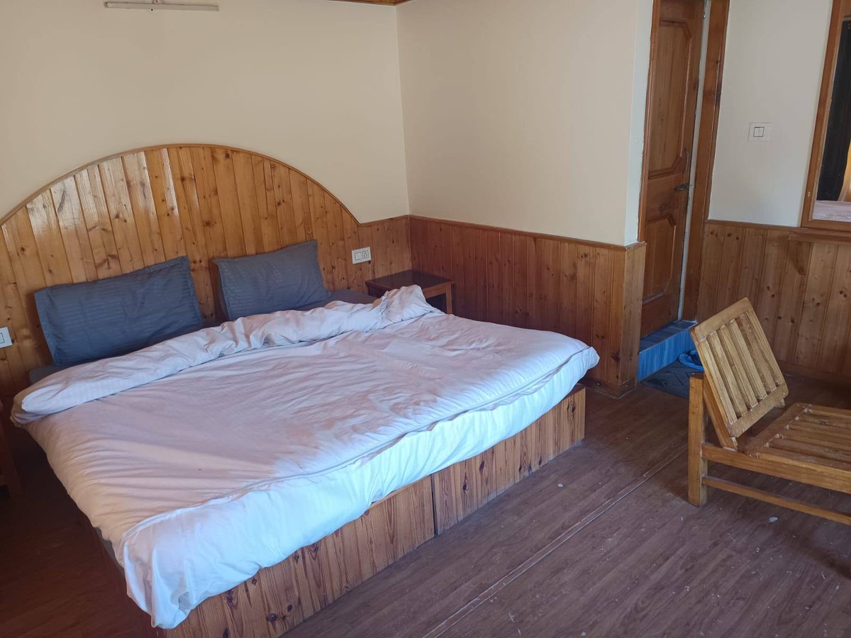 TripuraSRLM's tweet image. #TRLM had sent a team of 9 BDOs to Himachal Pradesh to emulate the Homestay facilities and workout a plan for the implementation in the Tourist places of Tripura that includes Jampui Hills,Unakoti,Dumbur Lake,Chabimura, Kalajhari Hills, Matabari, ManuBankul, Sepahijala and all in