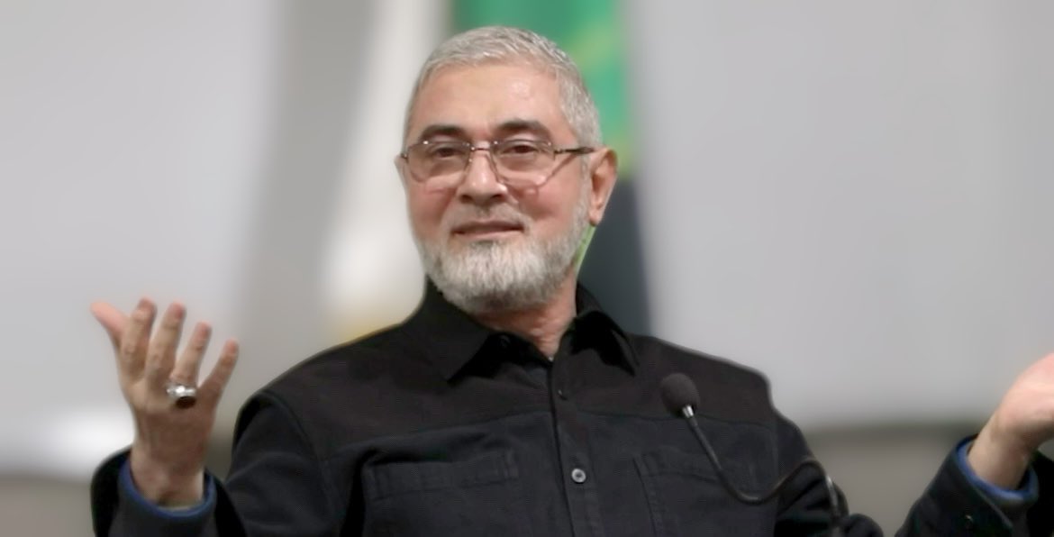 بمناسبة اقتراب شهر رمضان المبارك، أعود بقلبي إلى طريقة والدي في تهيئتنا لهذه الأيام. كان حديثه عن شهر رمضان حديث جوهر، حديث حب.
كان يوصينا أن ندخل الشهر بقلوبنا، بنيّة صافية، ويذكّرنا أن لا نضيّع لحظة من لحظات الشهر  الفضيل، لان كل لحظة هي فرصة للتزكية والارتقاء. وكان يتلو الآية