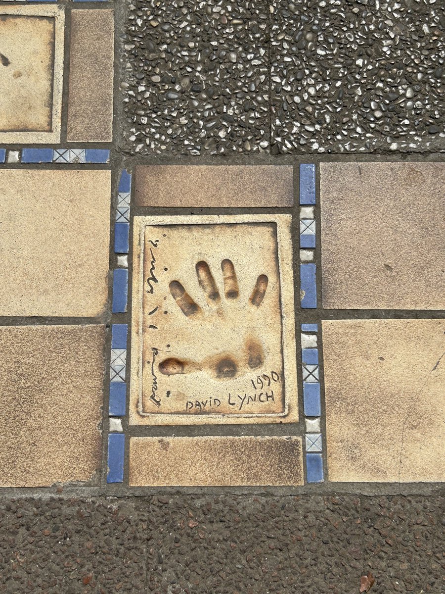 timelessflo's tweet image. Cannes 🎥