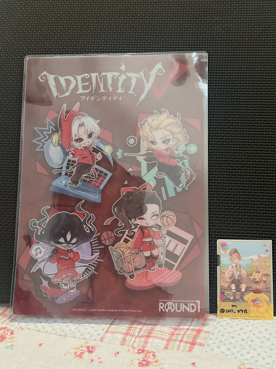 1011_0715's tweet photo. 第五人格 Identity Vラウンドワン ラウワン 特典 B4プラマット 交換

譲→画像1枚目

求→画像2枚目内のいずれかの絵柄

郵送交換or大阪駅近郊手渡し
FF外・検索からもお気軽にお声がけください。 https://t.co/07B4tgBj85