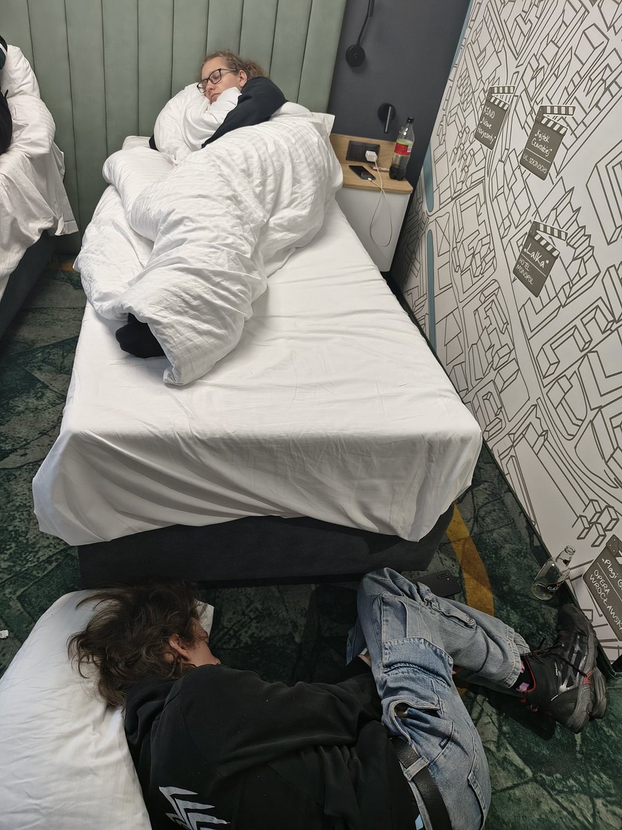 Lars tweet media