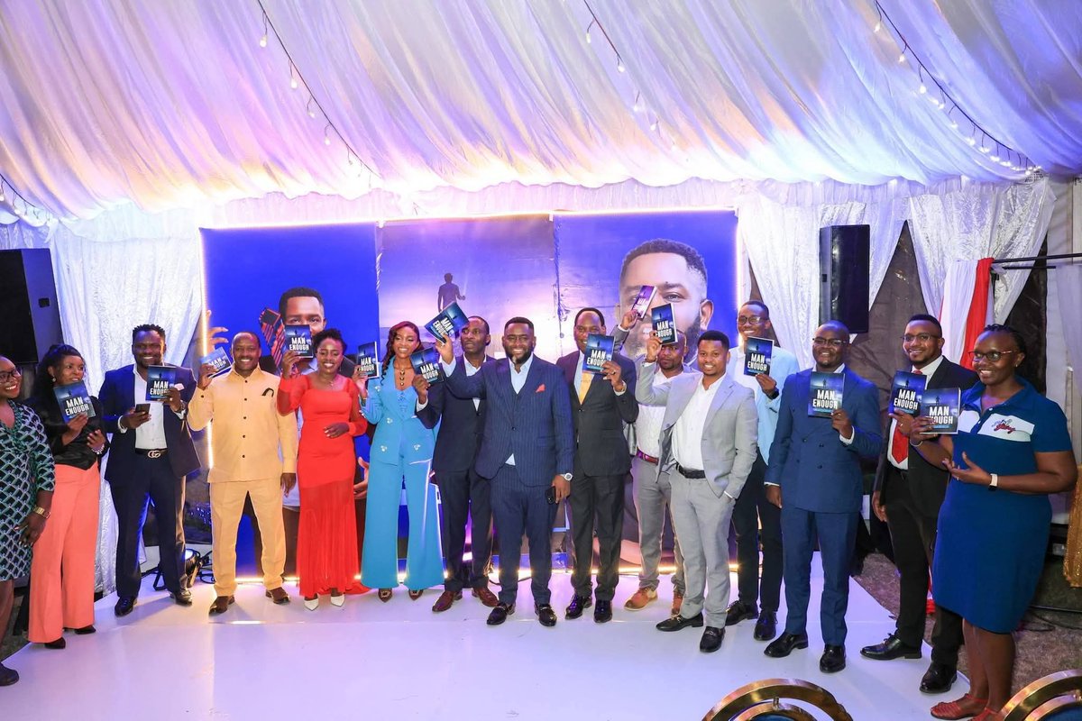 TheMCSK's tweet image. @TheMCSK fraternity, led by the Board of Directors &amp;amp; CEO Dr. @EzekielMutua, joined #MCSK members, the clergy, media, creatives, family, &amp;amp; friends of MCSK National Chairman Ephantus Safari, for the launch of his book "Man Enough", on Saturday evening.
Read: facebook.com/share/p/1F8AMn…