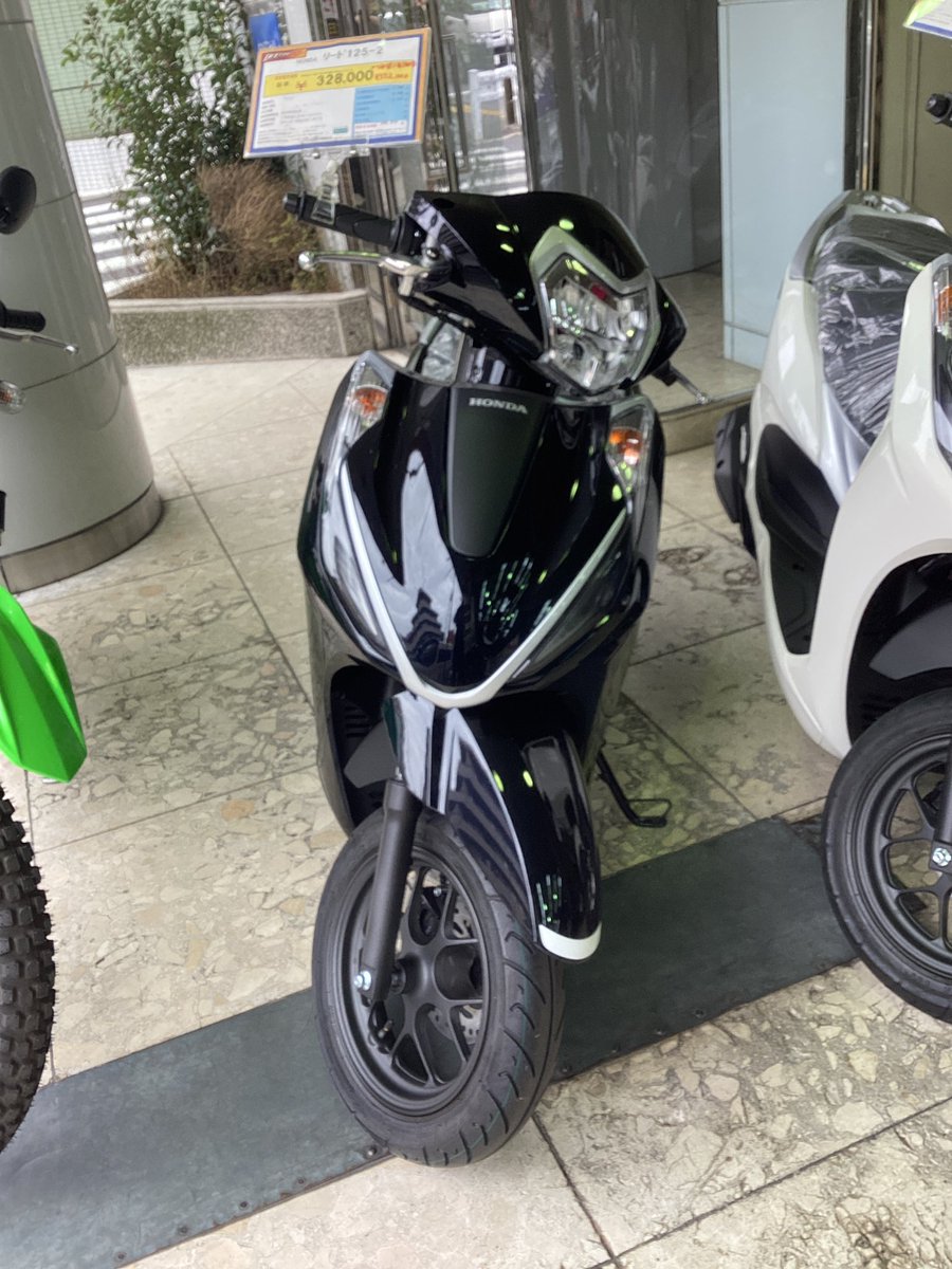 setagaya_befree's tweet photo. ホンダのリード125、ホワイトとブラック、入荷いたしました🎉
コンパクトな車体ながら、シート下スペースはクラス最高レベルの37L😳‼️
大容量の収納は、通勤やお買い物の強い味方です💪✨
使い勝手の良いバイクをお求めの方にオススメ❣️
本体価格、割引ございます
#リード125 #LEAD125 #Honda https://t.co/DdRMcELfRV