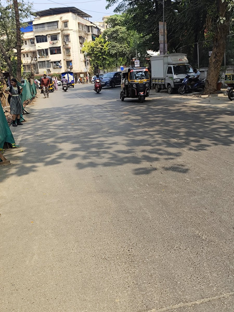 HVaingankar's tweet photo. The area has heavy pedestrian movement, including school students, and several recent accidents have been reported at this location.
To prevent further accidents and ensure public safety, we request urgent installation of a speed breaker and necessary traffic-calming measures. https://t.co/V6iSM6tJSe
