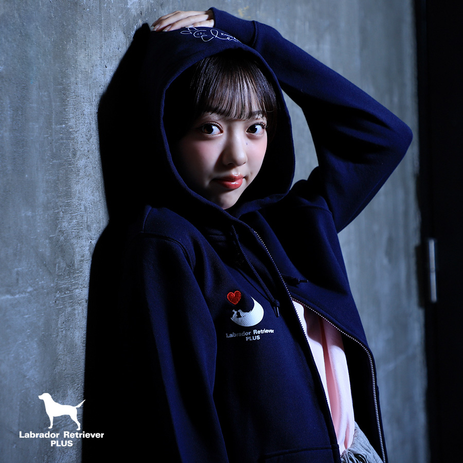 鎌田英怜奈さんとのコラボアイテムが 大好評予約受付中🐶🎀 脱いだり
