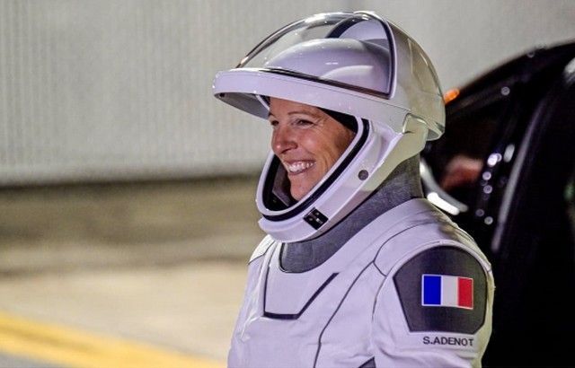 Vol de Sophie Adenot : sachons savoir raison garder. Sophie Adenot s’est envolée, vendredi 13 février 2026 en compagnie de deux astronautes américai... laquotidienne.fr/vol-de-sophie-…