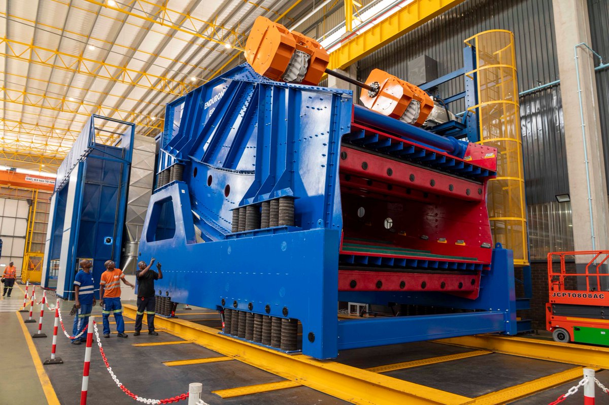 im_mining's tweet image. South Africa has cemented its position as a global centre for the production of Weir’s ENDURON Elite banana screens, with the Alrode facility now the first in the world dedicated to manufacturing the new range | tinyurl.com/38vtnbvv @weirgroup @WeirMineral #ENDURON #screening