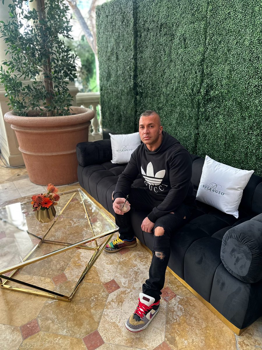 Jizzymack5's tweet photo. People and Time
will teach you more than books. https://t.co/2pbFHW43QW