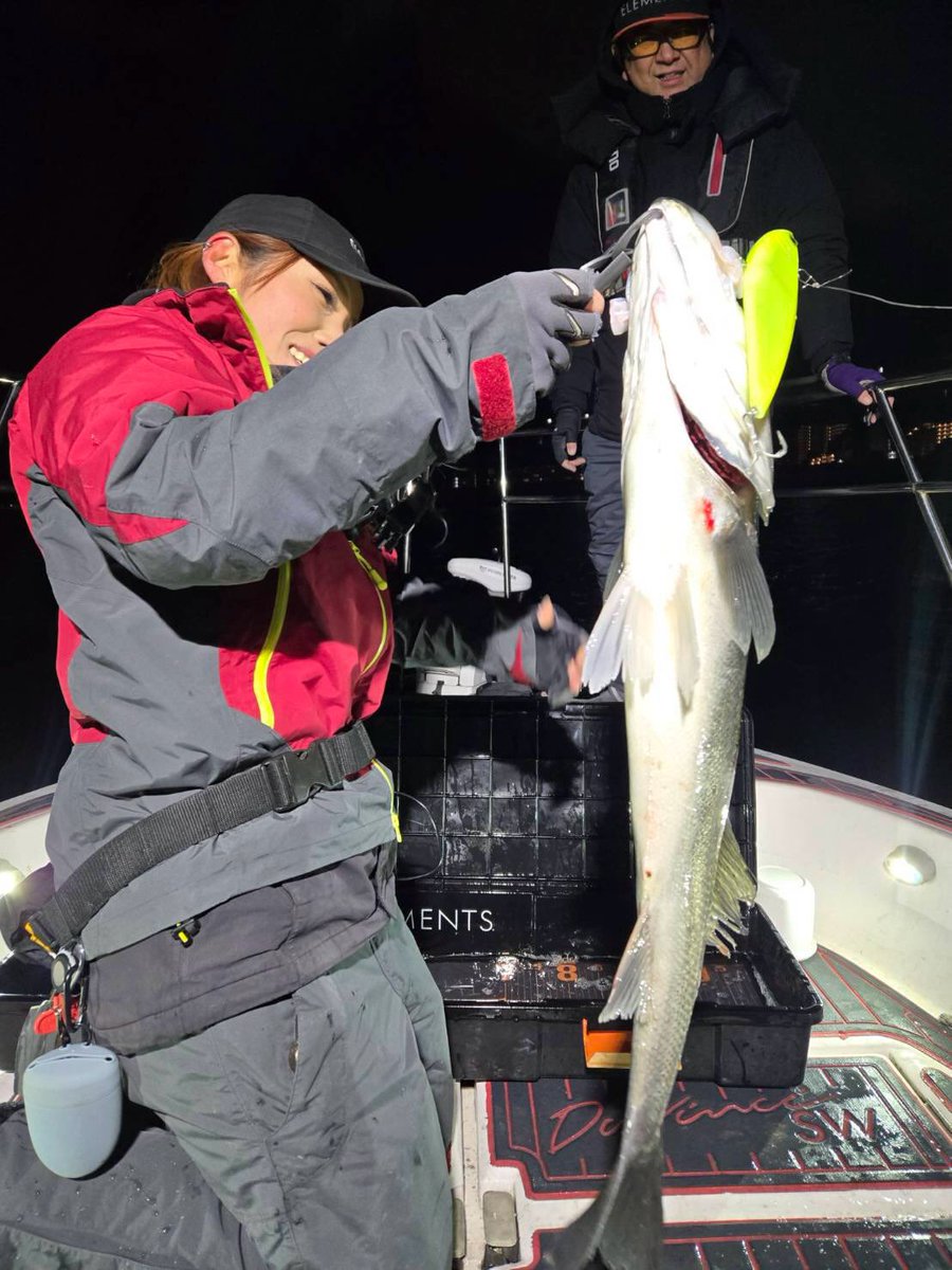 elmnts_jp's tweet image. ナイトでも200mmの破壊力は健在。

ELEMENTS TEAM ANGLER "まいまい“ がプロトルアー【DEEPBAIT200】でナイスシーバス🔥

#DEEPBAIT200
#ディープベイト200
#ELEMENTS
#エレメンツ