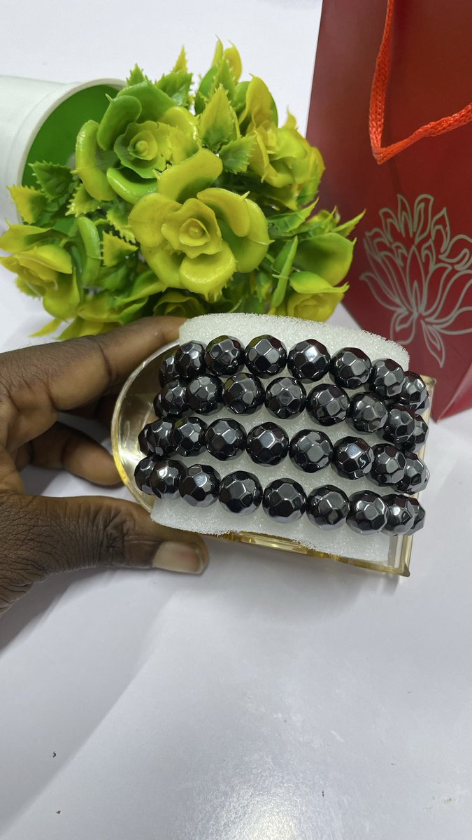 kennyadebimpe_'s tweet photo. Happy New Week people
This haemitite beauty on your wrists

A catch for men &amp; women that knows
Available for delivery 
20k only for a set of 4
Just a dm away https://t.co/qft2KtoVfs