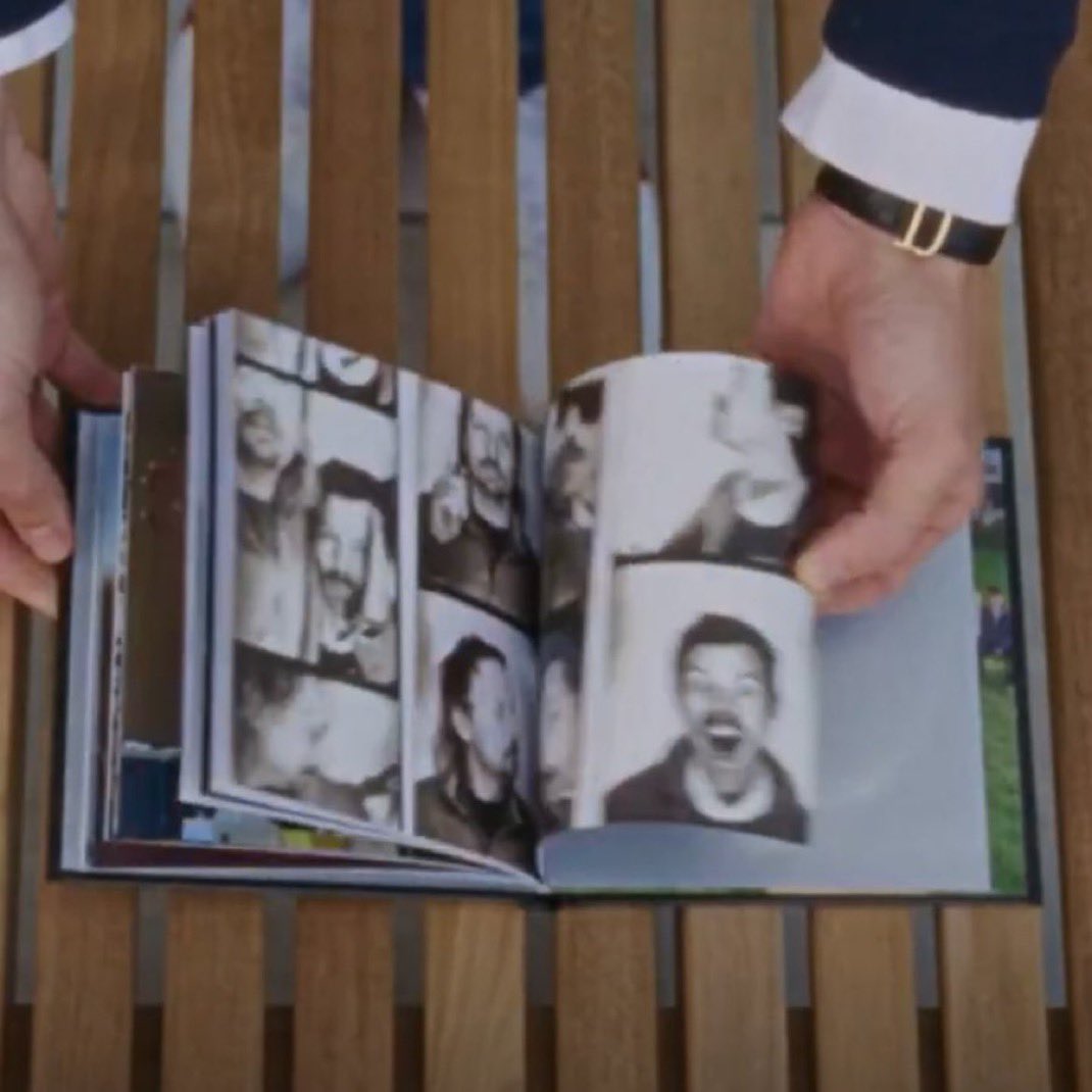 i am 1000000# CONVINCED he’s going to have a Photobooth for tour like that is just so fun and cute😭😭