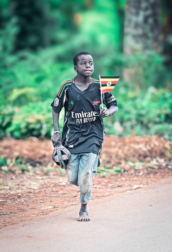 aggreykwangz's tweet photo. This photo deserves 100 likes for Uganda , Thank you 🙏 https://t.co/9GmRzARAWz