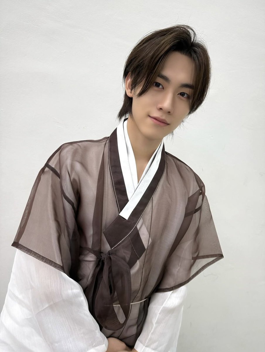 nwnpsj's tweet photo. 세뱃돈은없다 https://t.co/8XVUK7TJOQ