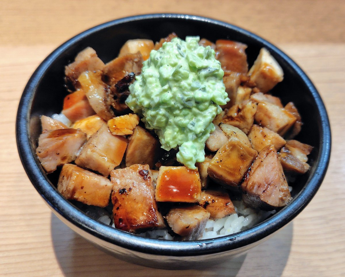 セキレイ 〜NIBOSHI no D5〜
ヤミー's スペシャル
久々に喰ったけど、この組み合わせはやはり至高！
ペーストの溶け出たつけ汁をチャーシュー丼にぶっかけて喰うの最高です

お心遣い、ありがとうございます🙇