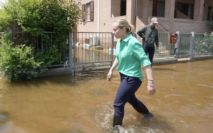 Ciao Giorgia, dove hai messo gli stivali? 

#Calabria #Crati