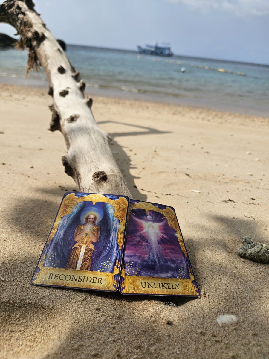 นางฟ้าอยากบอก....

ไม่ว่าจะทำอะไร อย่าคาดหวังเยอะ ให้กลับมามีสติ และพิจารณากับเหตุการณ์ที่เกิดขึ้น อย่าเพิ่งรีบตัดสินใจ ให้เราค่อยๆคุยกับตัวเอง เพราะสิ่งที่เราคิดว่าดี ก็ไม่ได้ดีอย่างที่คิด สิ่งที่คิดว่าแย่ มันก็ไม่ได้แย่ แต่ให้เราถามตัวเองเสมอ ว่าเรากำลังต้องการอะไร