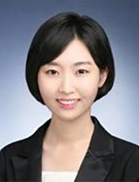 한걸레 오연서

윤대통령님과 김여사님 옥중서 떡국 먹는다며
조롱기사 쓴 기레기