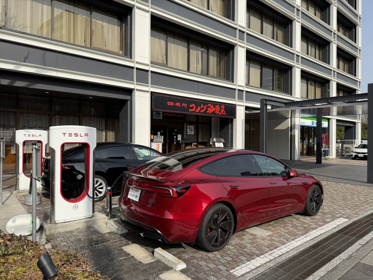 Happiness_tesla's tweet photo. 名古屋-神宮SC
名古屋-則武SCとテスラストア

やっぱりV3細くて軽くて扱いやすい
いいなぁ👏 https://t.co/bemieSfOkZ