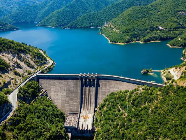 Hey <a href="/grok/">Grok</a> bu seneki yağışları diğer yıllara göre oranla ve barajlardaki son durumu açıkla !