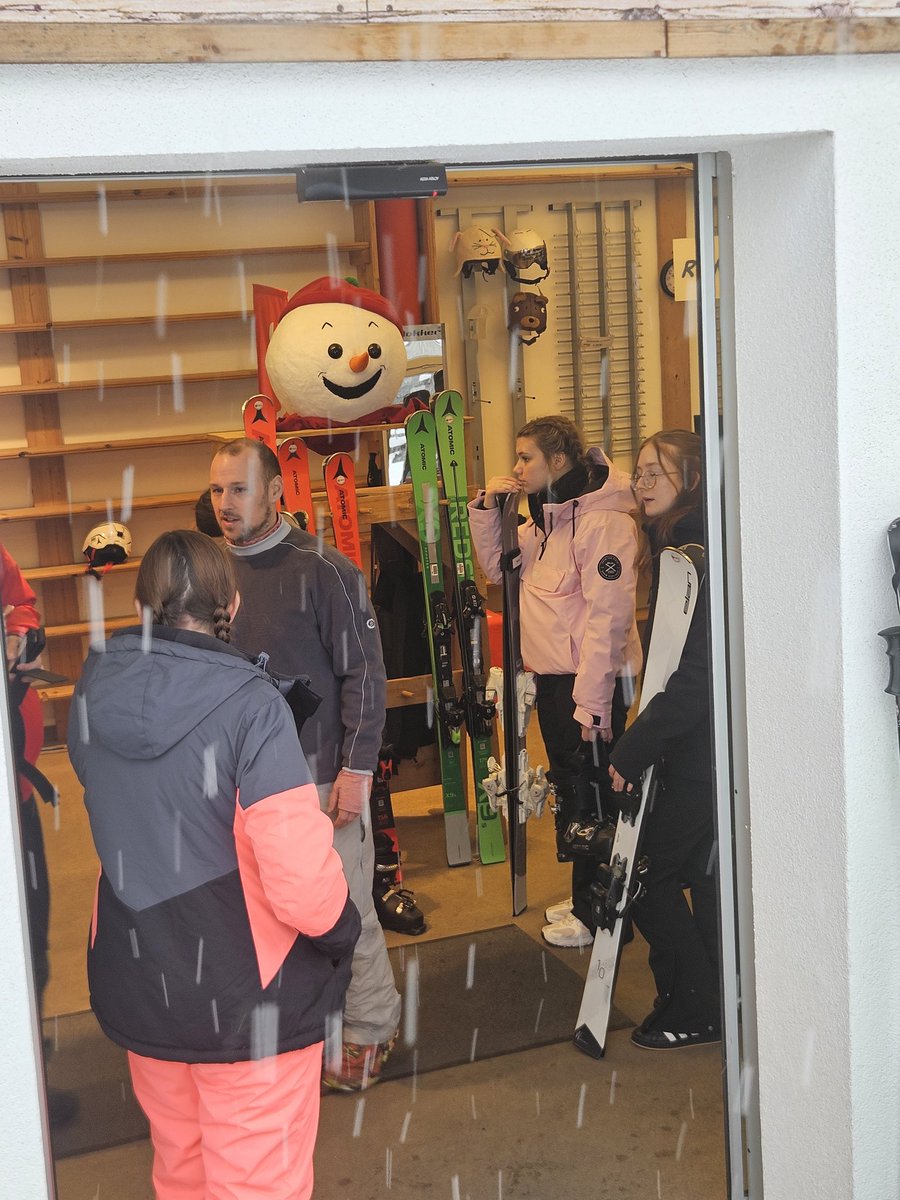 Mr Newman tweet media