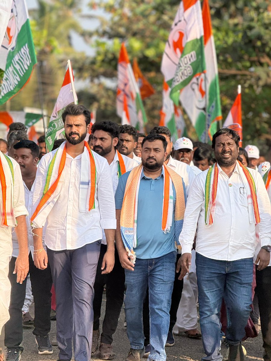 TN_PYC's tweet photo. DAY 9 | Tamil Nadu Youth Congress

உரிமை, வேலைவாய்ப்பு மற்றும் சமூகநீதி காக்கும் நோக்கில் நடைபெற்று வரும் #WalkForRights & #WalkForMGNREGA இயக்கத்தின் 9ஆம் நாள் இன்று உற்சாகத்துடனும், மக்களின் பேராதரவுடனும் சிறப்பாக நடைபெற்றது. ✊

கன்னியாகுமரி மேற்கு மாவட்ட தலைவர் திரு. சஜன் அவர்களின் தலைமையில், நூற்றுக்கணக்கான பொதுமக்கள் கலந்து கொண்டு மாபெரும் பேரணியாக உரிமைக்கான குரலை உயர்த்தினர். இந்த நடைபயணம், மக்களின் ஒற்றுமையும், #MGNREGA திட்டத்தை பாதுகாக்கும் உறுதியும் வெளிப்படுத்தும் வலிமையான நிகழ்வாக அமைந்தது.

இந்த நிகழ்வில் மாண்புமிகு பாராளுமன்ற உறுப்பினர் திரு. விஜய் வசந்த் அவர்கள், CLP தலைவர் திரு. ராஜேஷ் குமார் அவர்கள், DCC தலைவர் திரு. பெனுலால் அவர்கள், மாநில தலைவர் திரு. சூர்யா அவர்கள், மூத்த துணைத் தலைவர் திரு. தினேஷ் அவர்கள், துணைத் தலைவர் திரு. பினிஷ் அவர்கள், மாநில பொதுச் செயலாளர் திரு. ஹரிஷ் அவர்கள் உள்ளிட்ட முக்கிய தலைவர்கள் கலந்து கொண்டு இயக்கத்திற்கு உறுதுணையாக இருந்தனர்.

மக்களின் உரிமைகள் பாதுகாக்கப்படும் வரை எங்கள் நடை நிற்காது!
ஒற்றுமையுடன் முன்னேறுவோம்! 🔥✊

#WalkForRights 
#WalkForMGNREGA
@SuryaPrakashIYC @IYCshahid @SagarikaRaoT @BindiyaBanerji @DrsrinivINC 
@ShibinaVk @JinshadIYC @vishwajitkowase @mkrishanam_raju
@INCTamilNadu @SPK_TNCC @girishgoaINC @SurajMNHegde 
#TamilNaduCongress
#TamilNaduYouthCongress