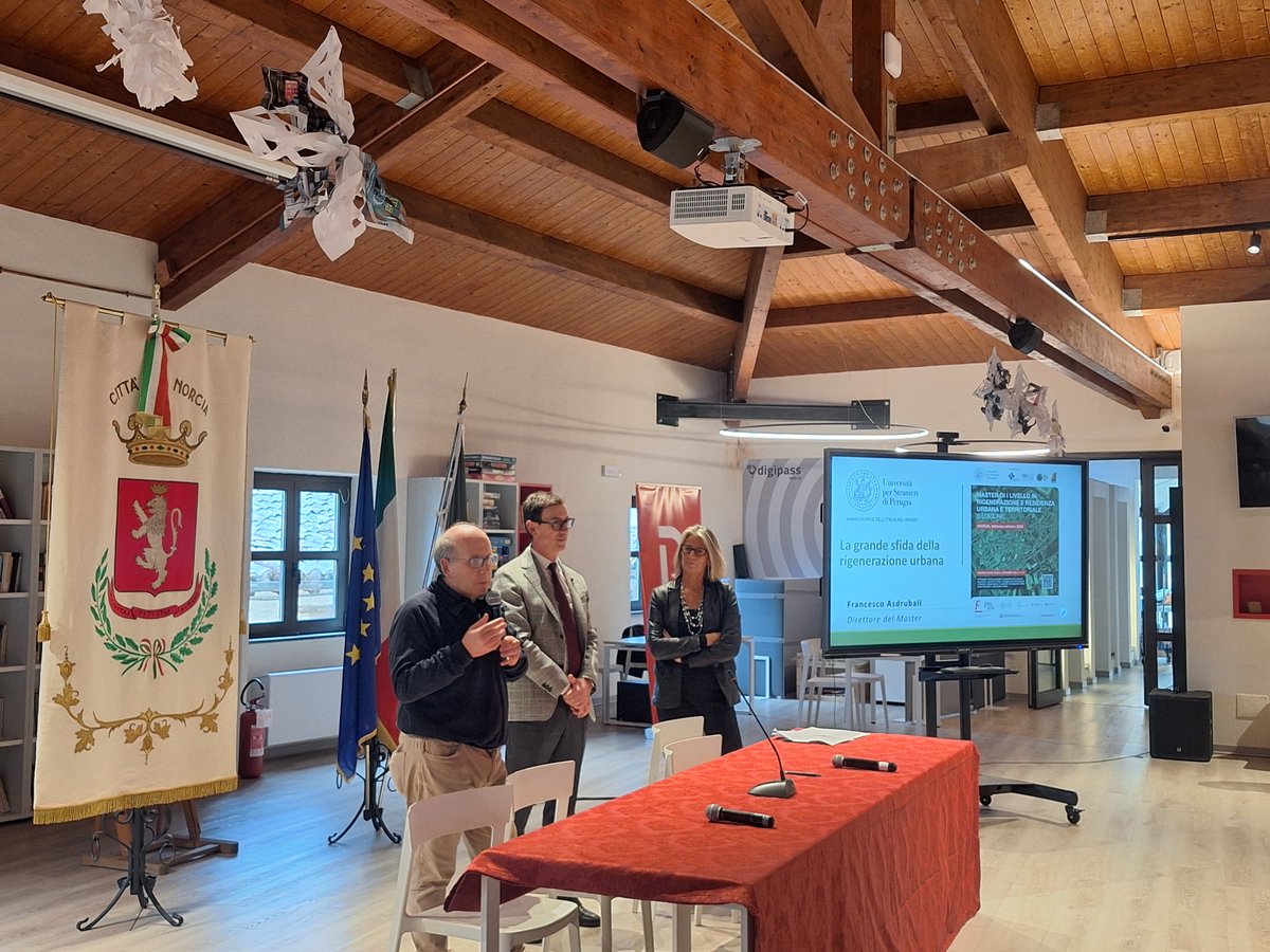 Università per Stranieri di Perugia tweet media