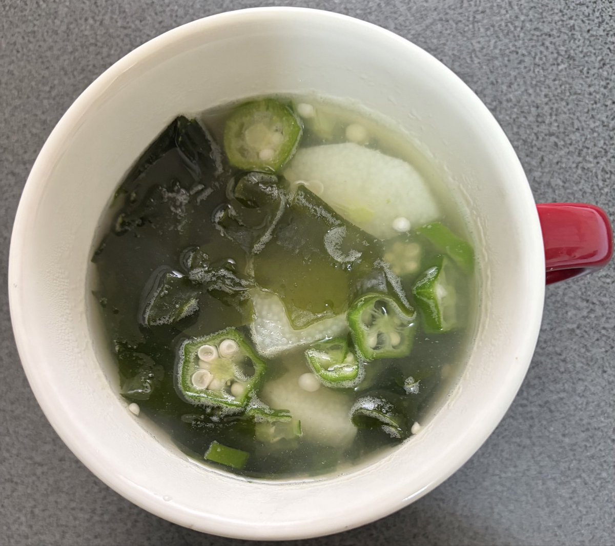 今日もリハビリ運動とウォーキング30分やりました💪

いつかの晩ごはん🍽️

鶏胸肉のソテー🥑ソース♬
ササミとスナップエンドウのホットサラダ♬
鯖缶とナスの胡麻醤油和え♬
長芋・ワカメ・オクラのネバネバスープ♬

#おうちごはん
#晩ごはん