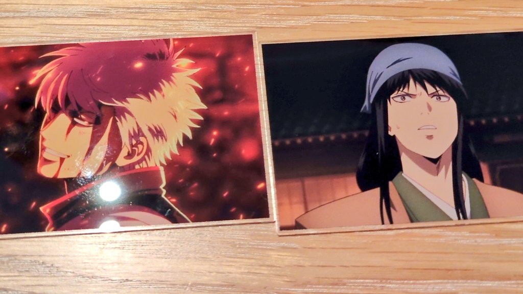 映画観に行ってきたんだけど時間によゆうなく写真全然撮ってなかったので人の推しカプ置いときます。私はさらりとしか銀魂知らなかったのでセリフの下ネタにめちゃくちゃびっくりした。映画は面白かったし絵もきれかった。