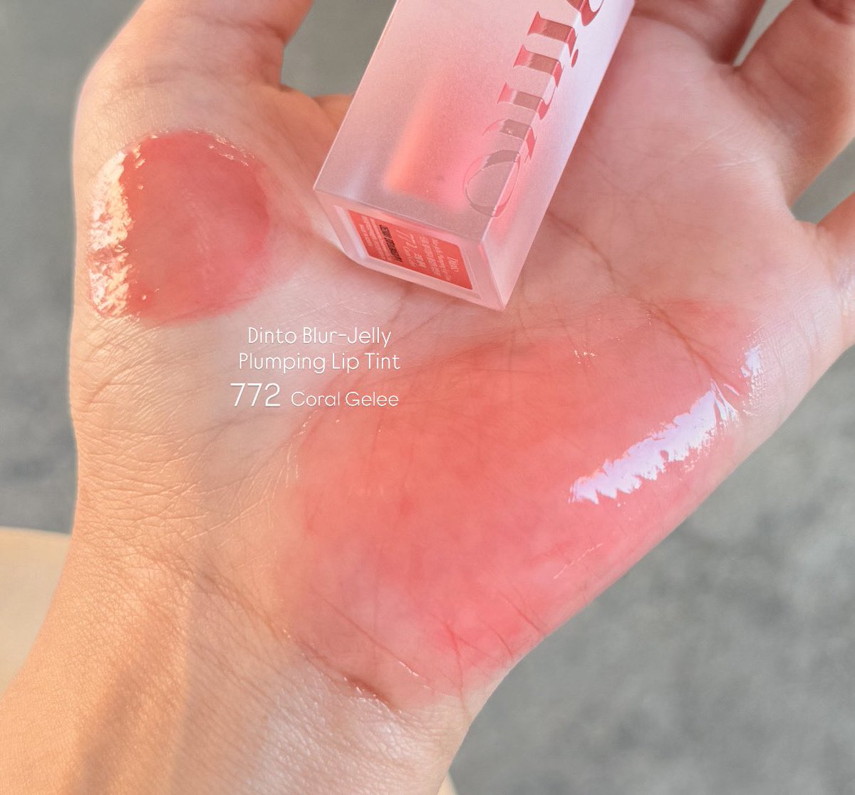 dinto blur-jelly สี 772 โทนพีช ๆ ที่ถูกต้องมากก ส้มพีช 🍑⭐️ สีโปร่งๆ สว่าง ให้ฟีลธรรมชาติๆ ระเรื่ออะ ไม่ออกส้มเกิน วันไหนไม่แต่งหน้าโทนชมพูเราจะใช้สีนี้ everyday มากก 🍊