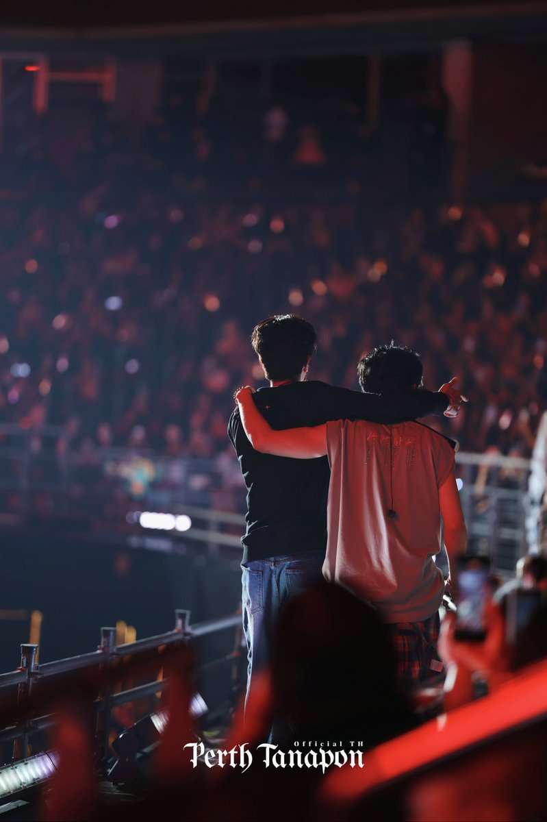 เดินคนเดียวมันก็เหงานิดนึง 🥹

PERTH NO RULES

#RISERCONCERTD3
#PerthSanta #เพิร์ธแซนต้า
#PerthTanapon #Santapp