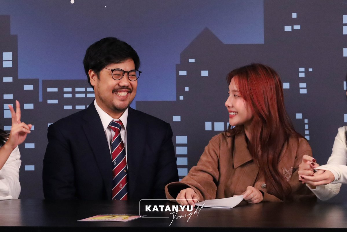 ภาพบรรยากาศความสนุกจาก Katanyu Tonight x 4EVE
บอกเลยว่าเทปนี้สดใสสุด ๆ 💫
สาว ๆ 4EVE เอเนอจี้เต็มสิบไม่มีตก
ทั้งเกม ทั้งเม้าท์ ทั้งโมเมนต์ฮา ๆ คือจัดเต็มแบบไม่มีกั๊ก

มาพร้อมซิงเกิลใหม่ Girls Like Me
ชาวฟอร์อายเตรียมตัวให้พร้อม!
เสียงหัวเราะและโมเมนต์ดี ๆ กำลังจะมาเร็ว ๆ นี้ 🎀✨