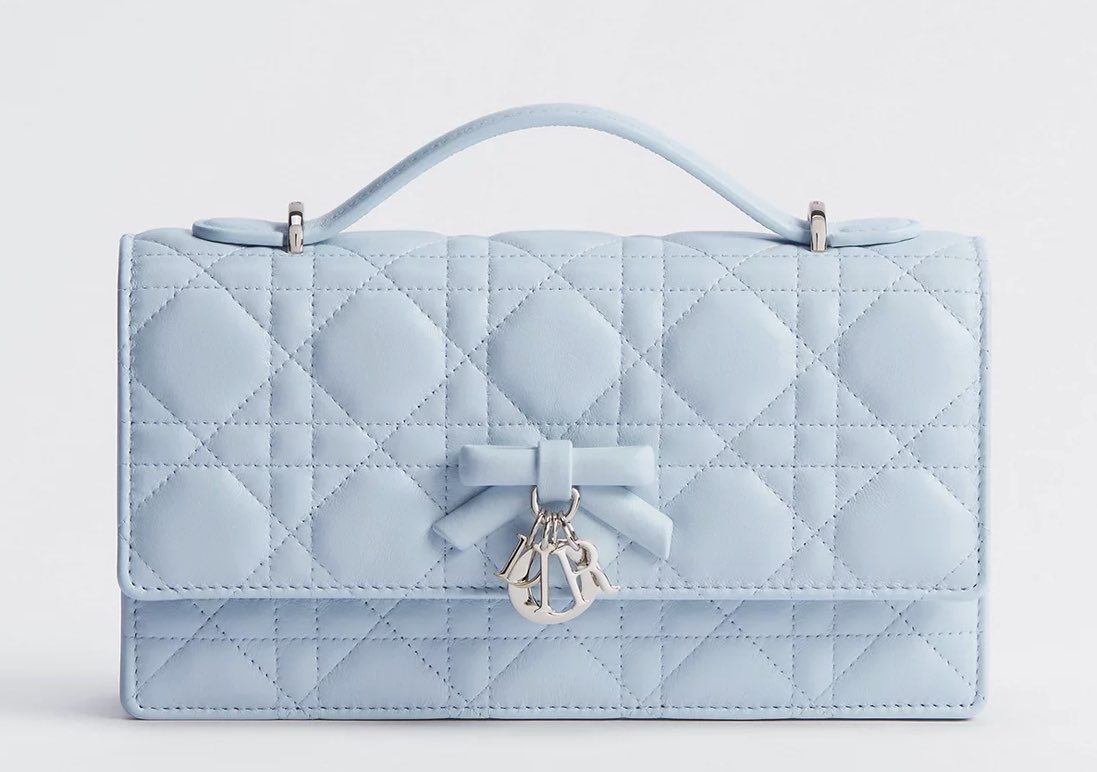 Diorリボン、、水色も出たのん………………